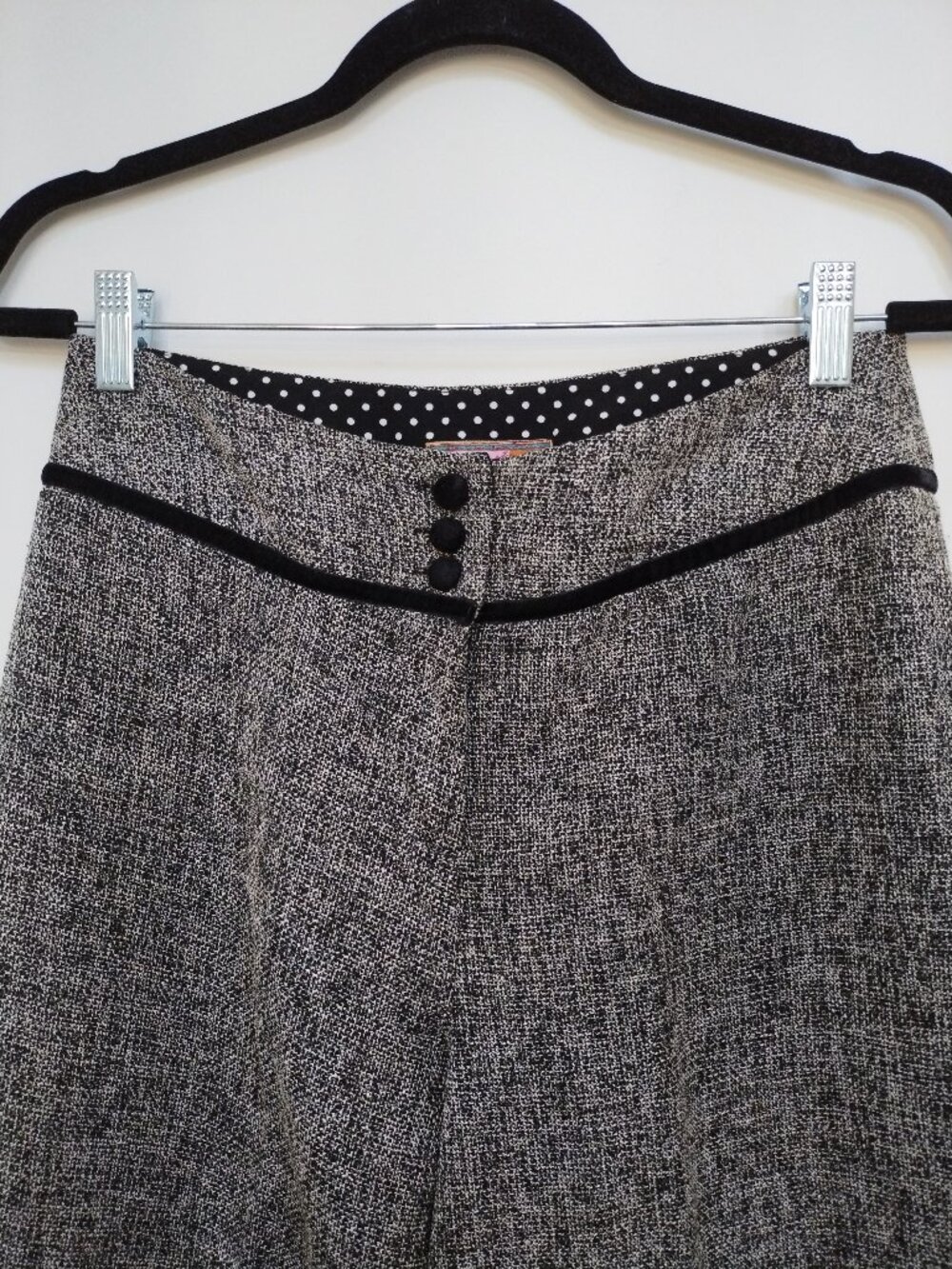 Tweed April Cornell pant with velvet buttons